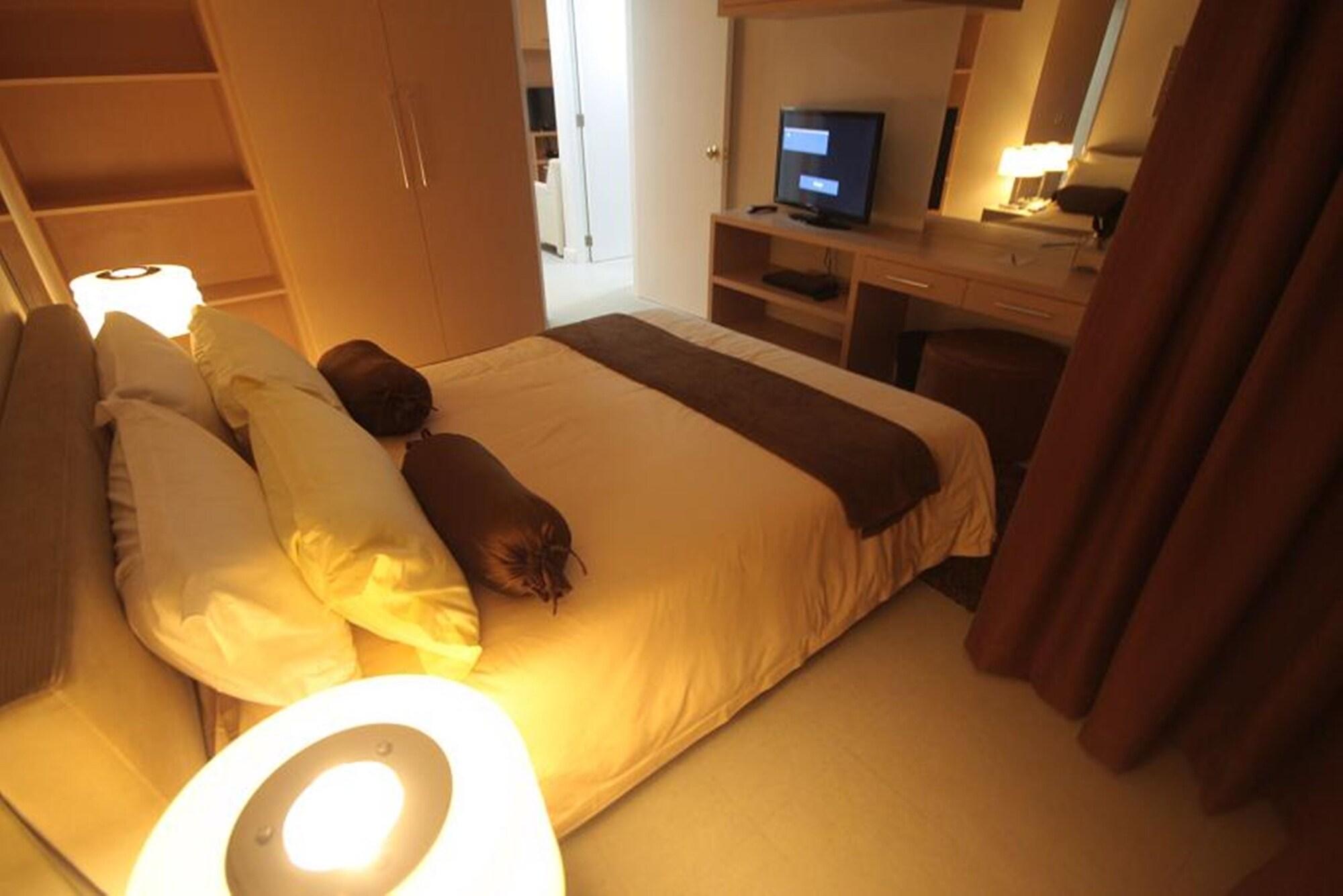 Aparthotel Bsa Twin Towers Mandaluyong Exterior foto
