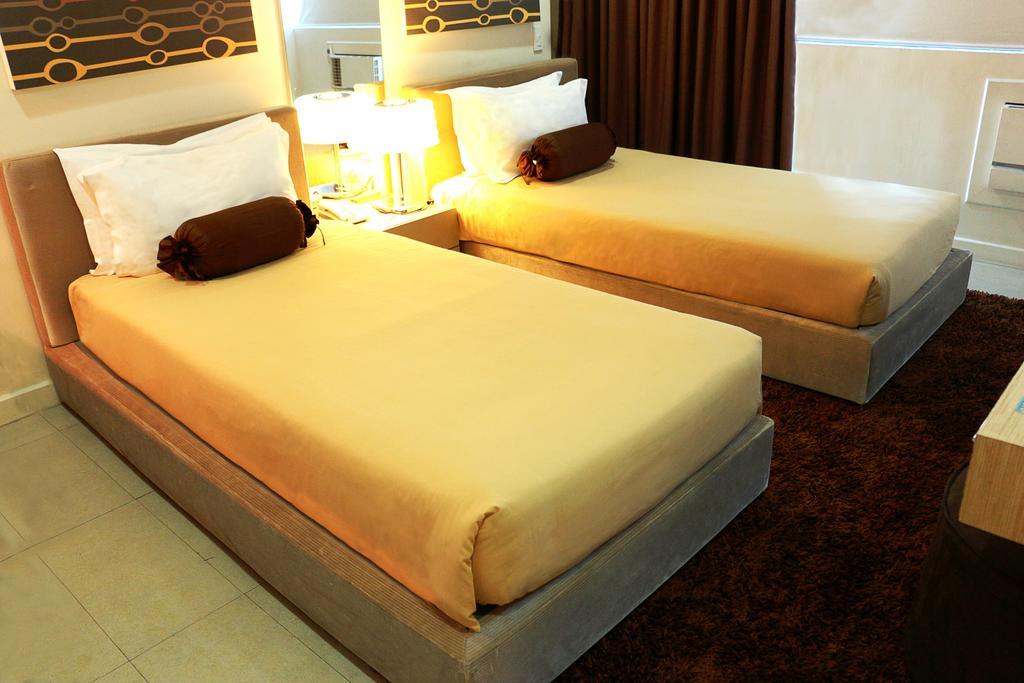 Aparthotel Bsa Twin Towers Mandaluyong Exterior foto