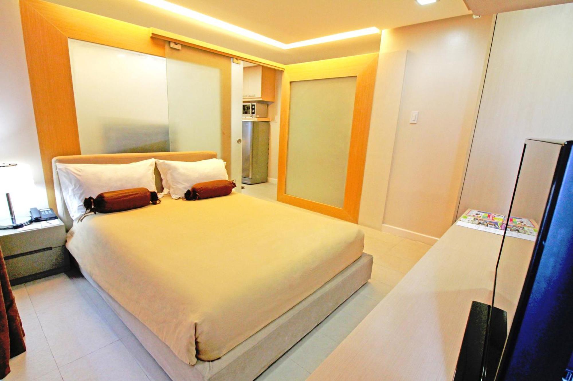 Aparthotel Bsa Twin Towers Mandaluyong Exterior foto