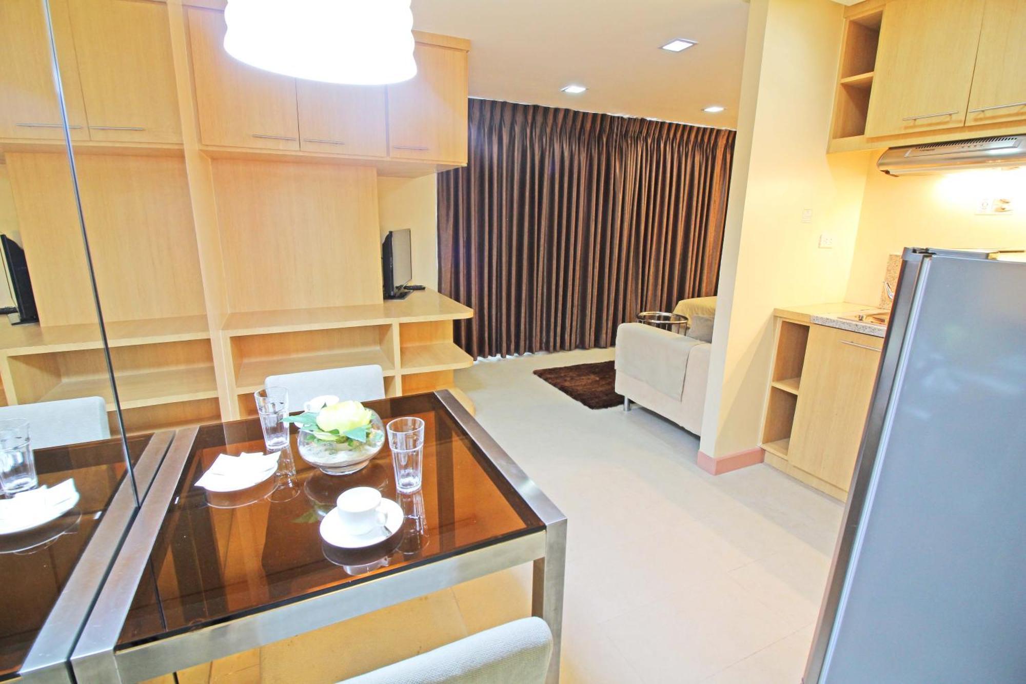 Aparthotel Bsa Twin Towers Mandaluyong Exterior foto
