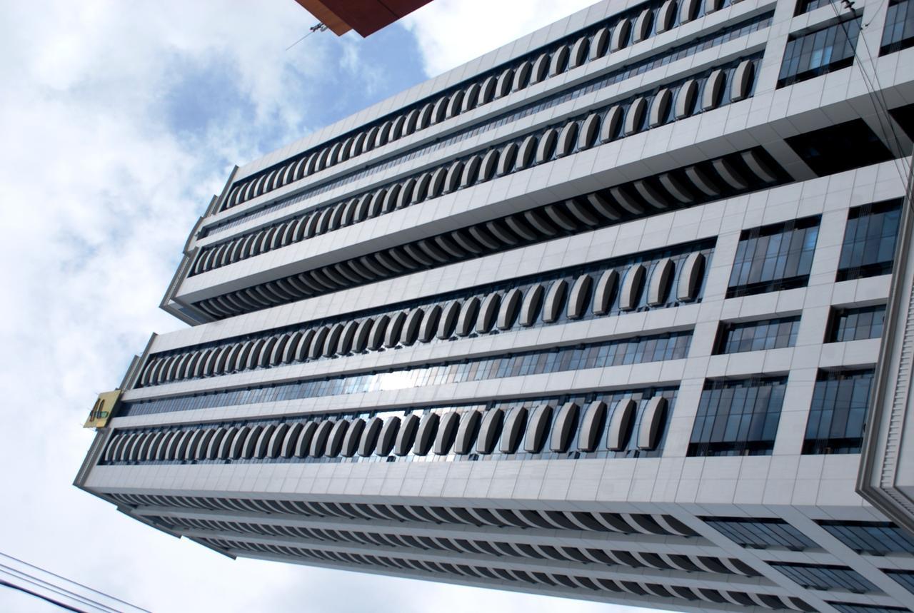 Aparthotel Bsa Twin Towers Mandaluyong Exterior foto