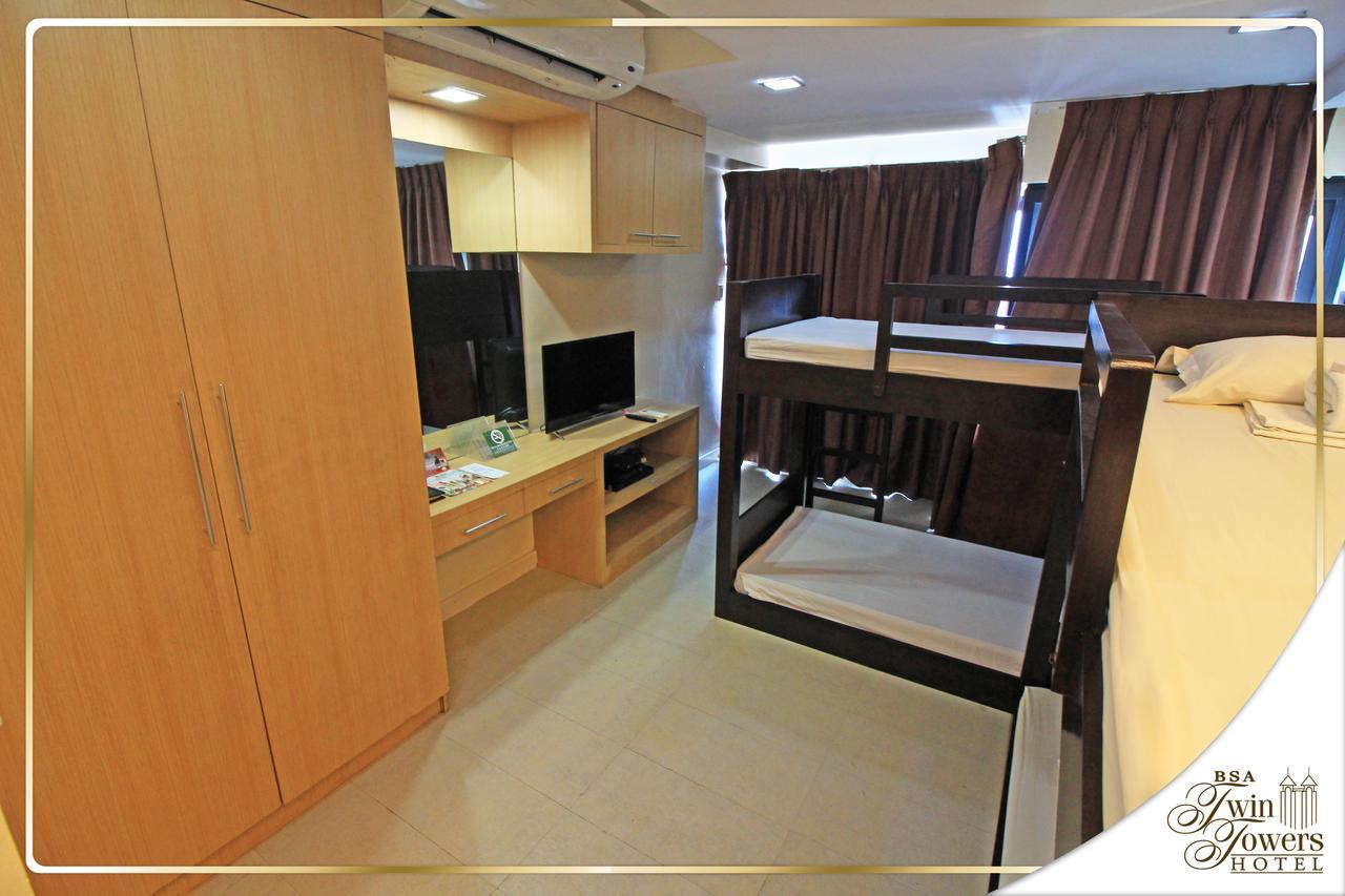 Aparthotel Bsa Twin Towers Mandaluyong Exterior foto